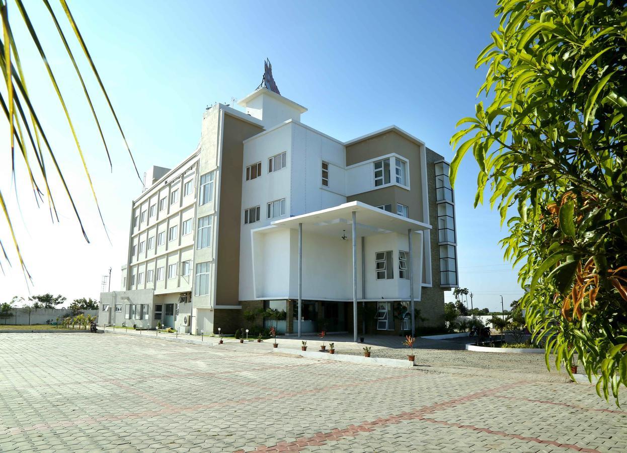 ควีนส์ อินน์ เพลันกันนี เวลังกานี ภายนอก รูปภาพ